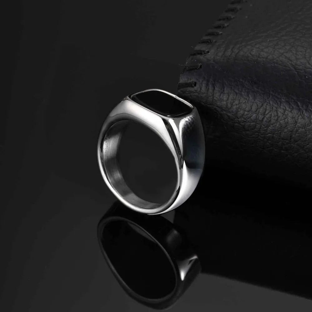 Anello Quadrato con Pietra Nera in Acciaio Inossidabile – Gioielli Retro da Festa