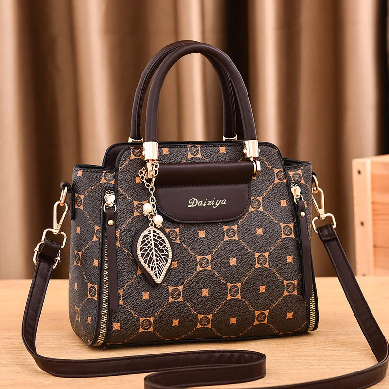 Borsa a Spalla Stampata da Donna – Capiente e Versatile