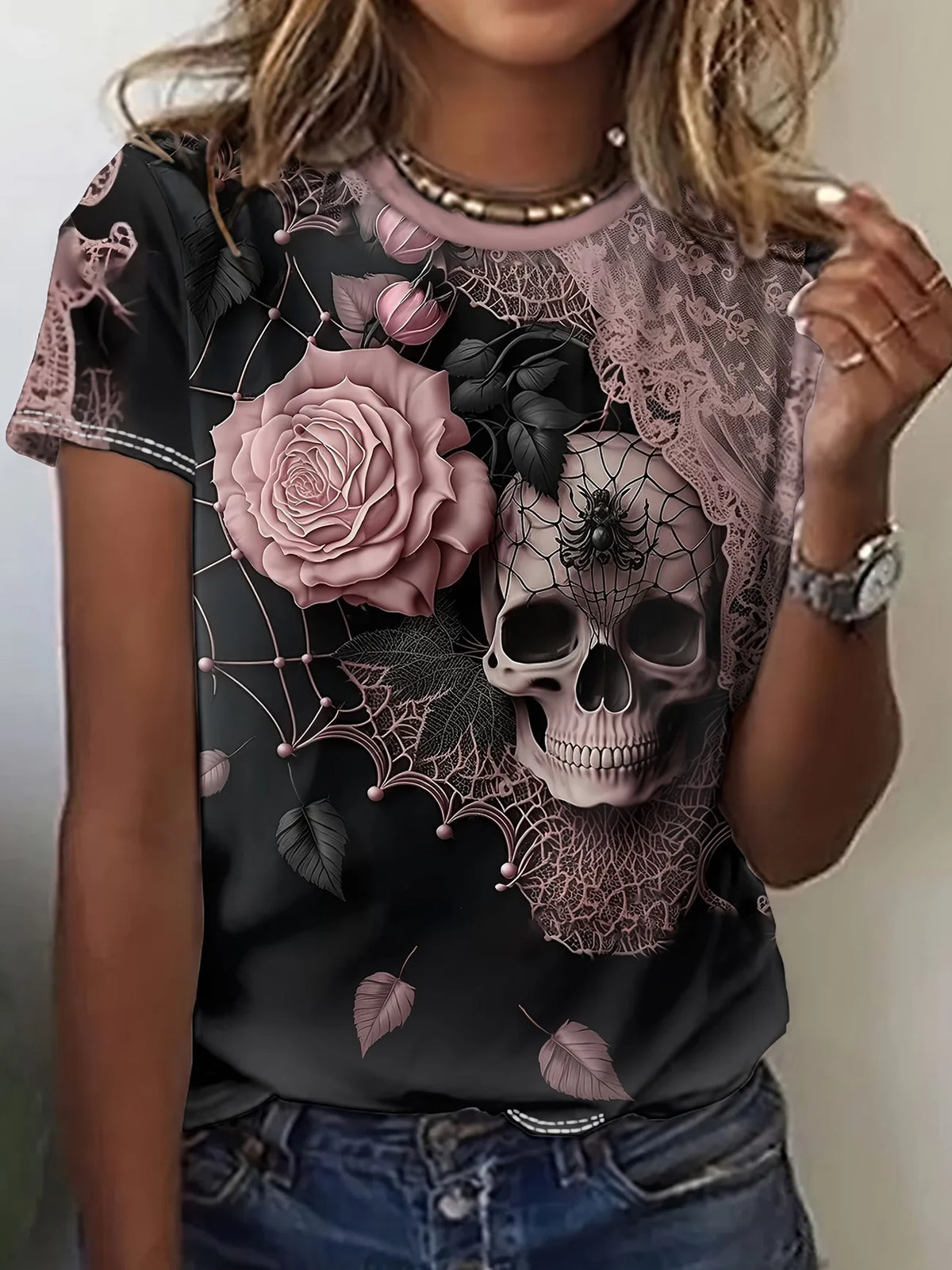 T-Shirt Donna Gothic con Stampa Teschio e Rose, Scollo Tondo, Manica Corta – Stile Dark Estivo
