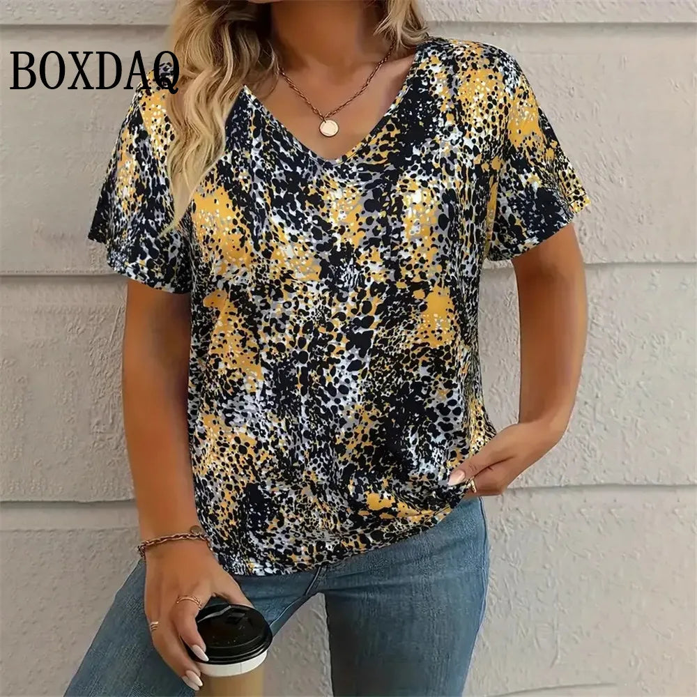 T-Shirt Donna Scollo a V, Manica Corta, Stampa Geometrica Vintage – Taglie Forti fino 8XL