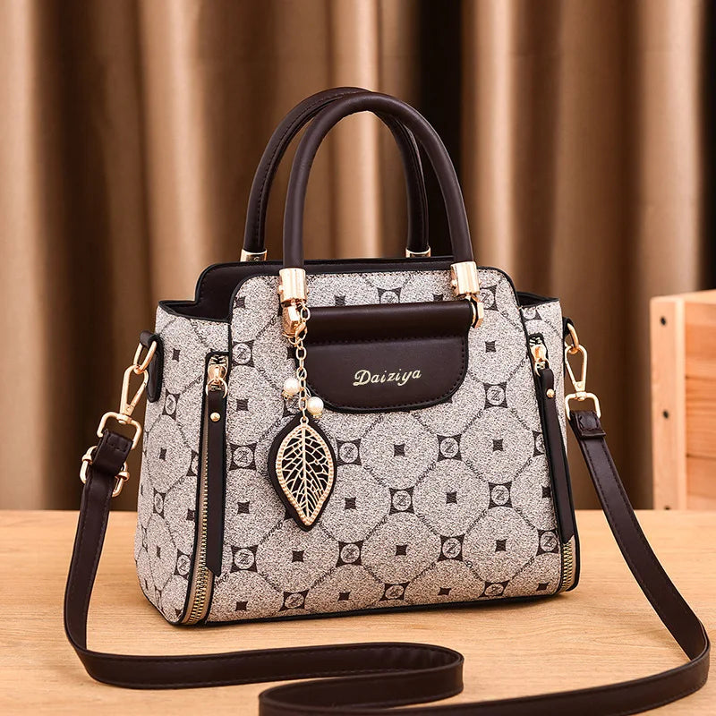 Borsa a Spalla Stampata da Donna – Capiente e Versatile