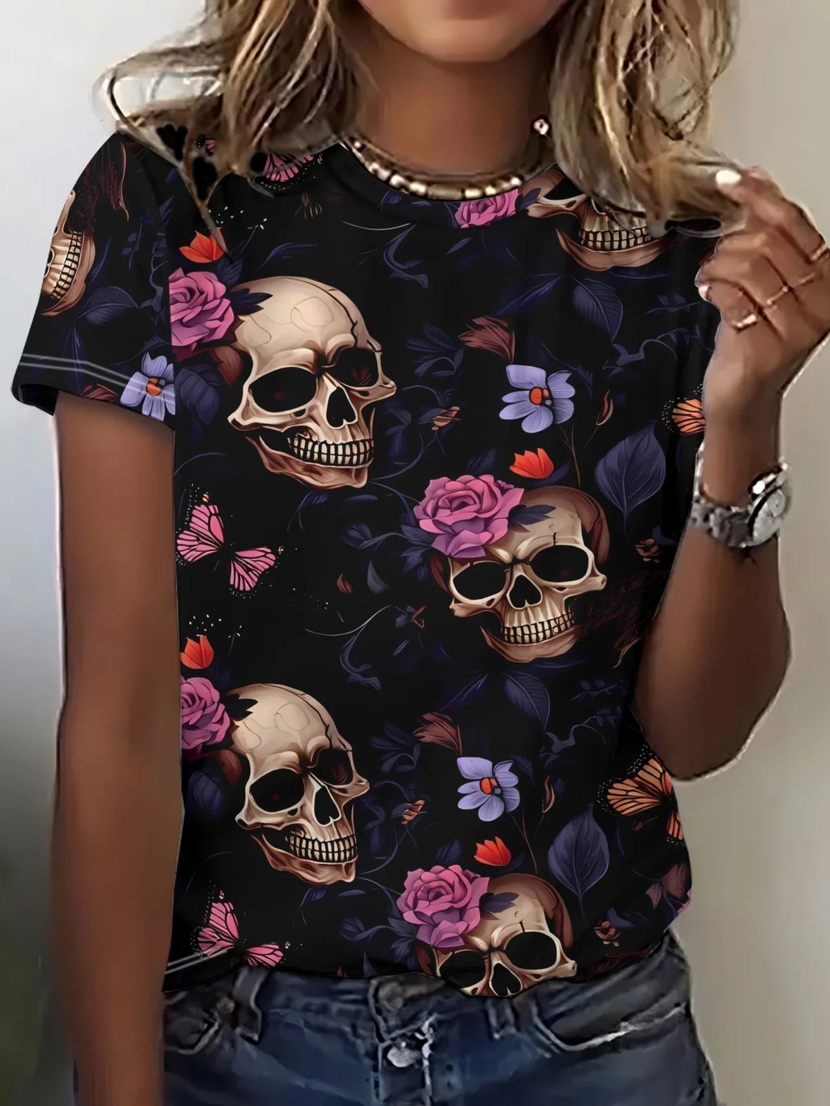 T-Shirt Donna Gothic con Stampa Teschio e Rose, Scollo Tondo, Manica Corta – Stile Dark Estivo