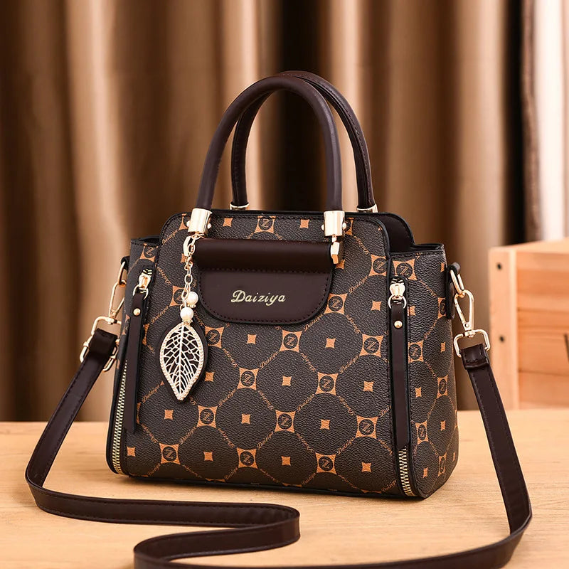 Borsa a Spalla Stampata da Donna – Capiente e Versatile