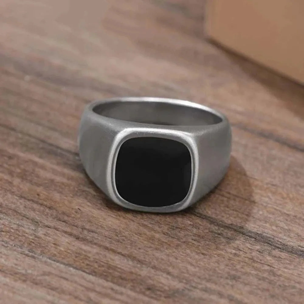 Anello Quadrato con Pietra Nera in Acciaio Inossidabile – Gioielli Retro da Festa